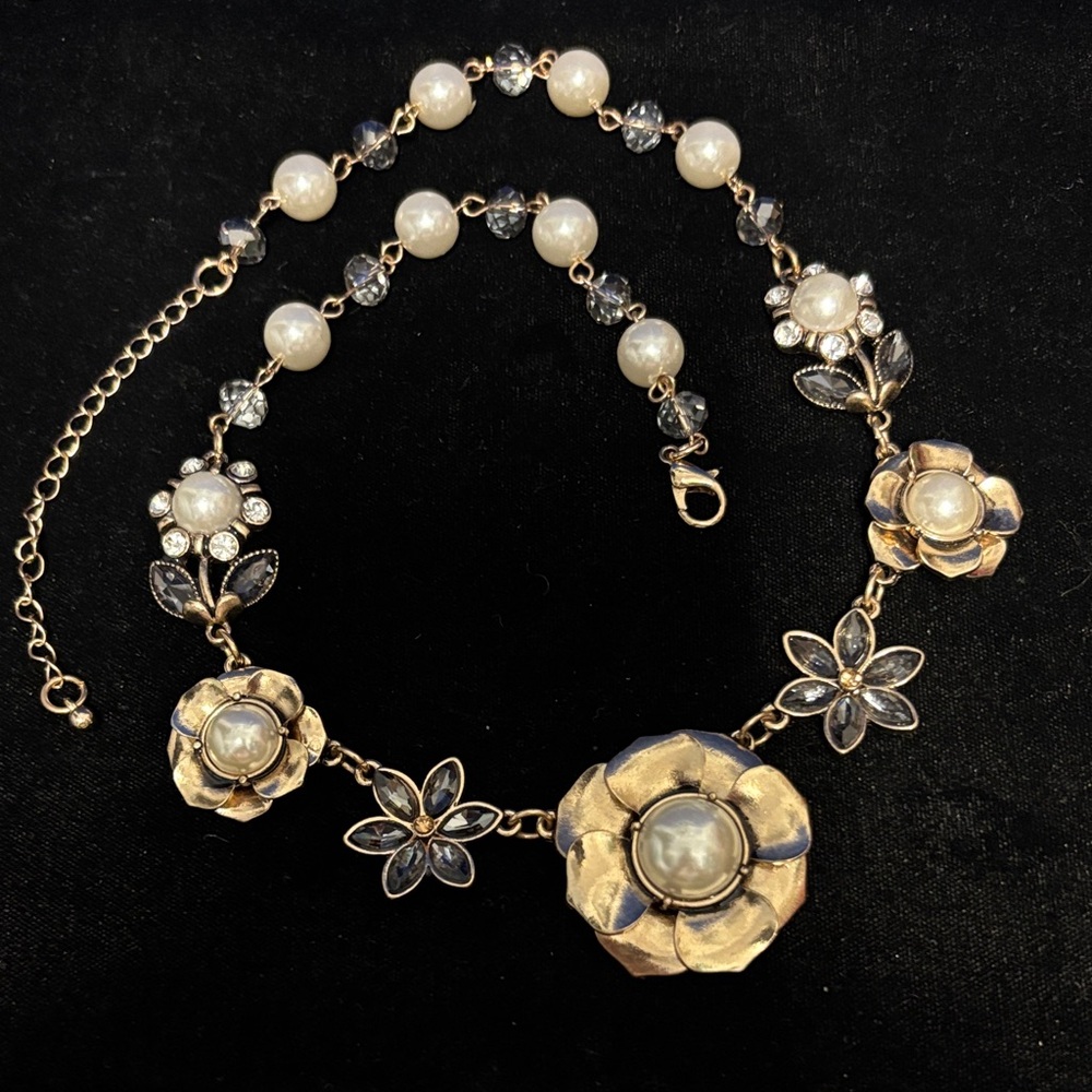 Chic Gold-tone and Faux Pearl  & Smoky Glass Floral Necklace